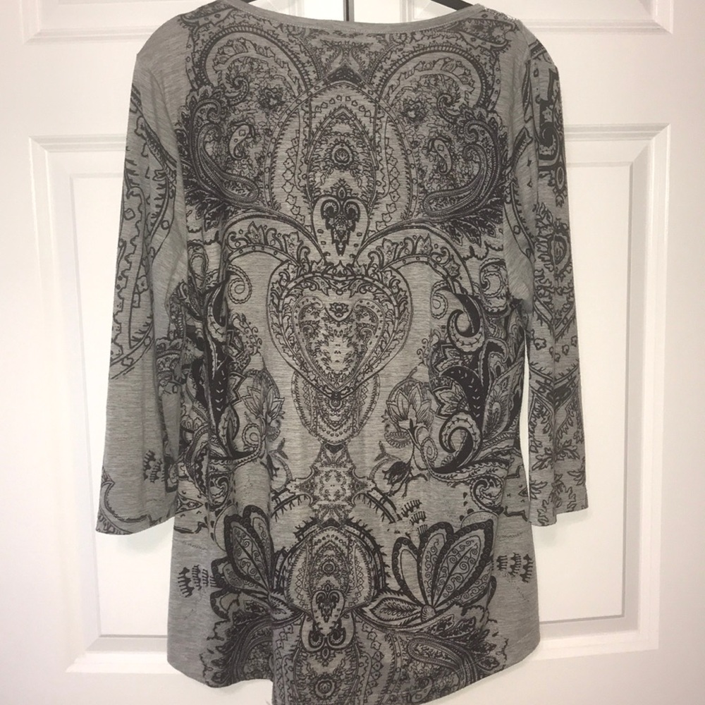 One world blouse - Picture 7 of 7